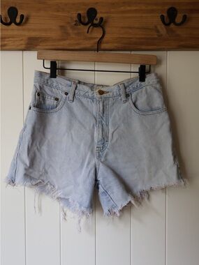 Vintage 1990s Moda Intl Light Wash Denim Frayed Hem Women's Shorts Sz 8